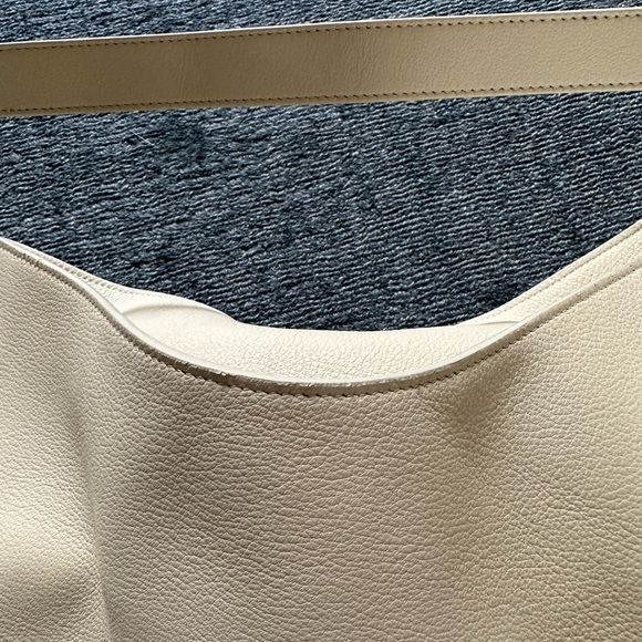 Khaite Medium Lotus Tote in Off-White - Picture 14 of 16